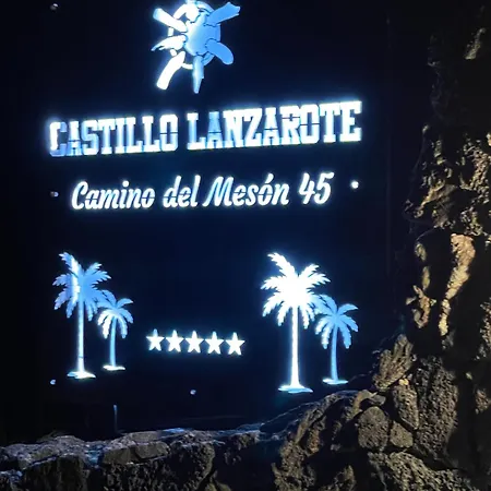 Castillo Lanzarote Winni - Luxury - Pet Friendly With Heated Pool בית נופש