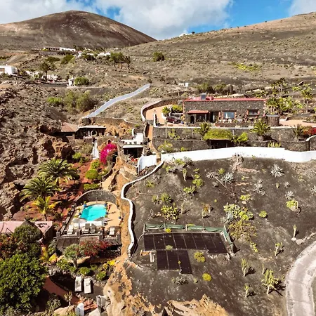 Castillo Lanzarote Winni - Luxury - Pet Friendly With Heated Pool בית נופש