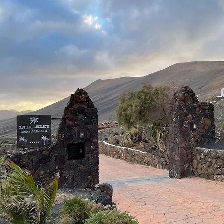 Holiday home Castillo Lanzarote Winni - Luxury - Pet Friendly With Heated Pool *