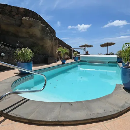 Casa de Férias Castillo Lanzarote Winni - Luxury - Pet Friendly With Heated Pool *