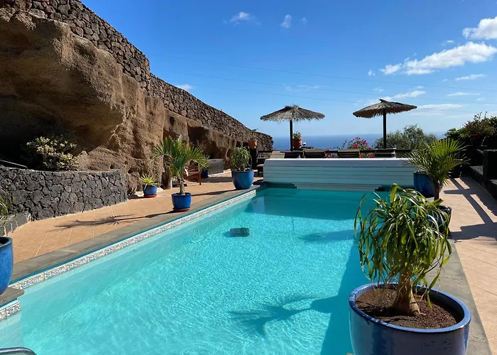 Holiday home Castillo Lanzarote Winni - Luxury - Pet Friendly With Heated Pool *