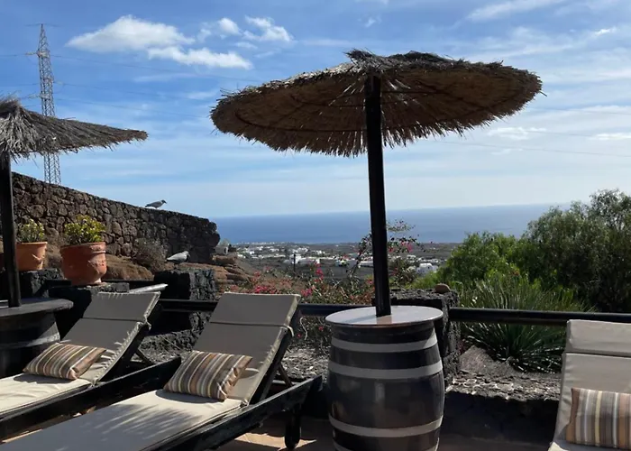 Castillo Lanzarote Winni - Luxury - Pet Friendly With Heated Pool Holiday home *